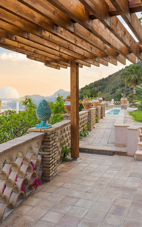 Buena Vista: Balcony / Terrace / Patio, Building Exterior, Garden, Outdoor, Scenic View