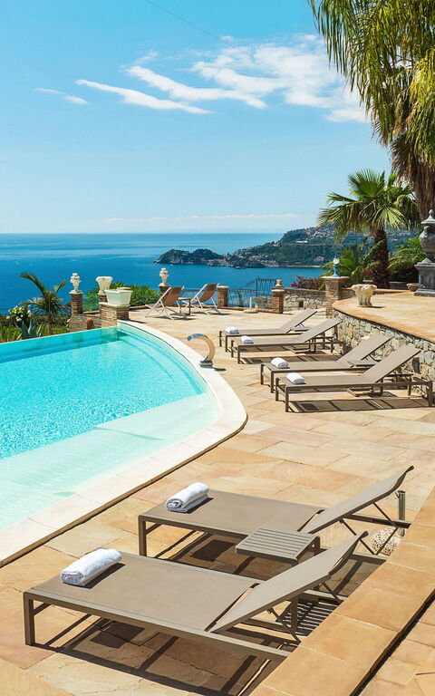 Buena Vista: Building Exterior, Outdoor, Pool, Scenic View