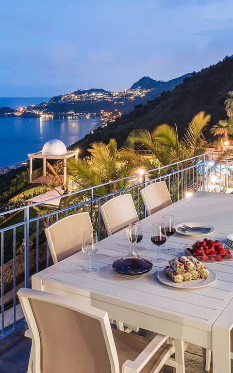 Buena Vista: Building Exterior, Outdoor, Scenic View