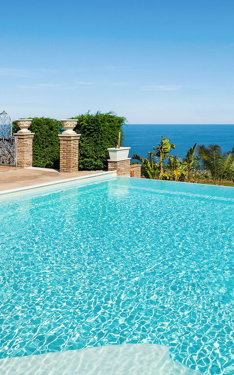 Buena Vista: Building Exterior, Outdoor, Pool