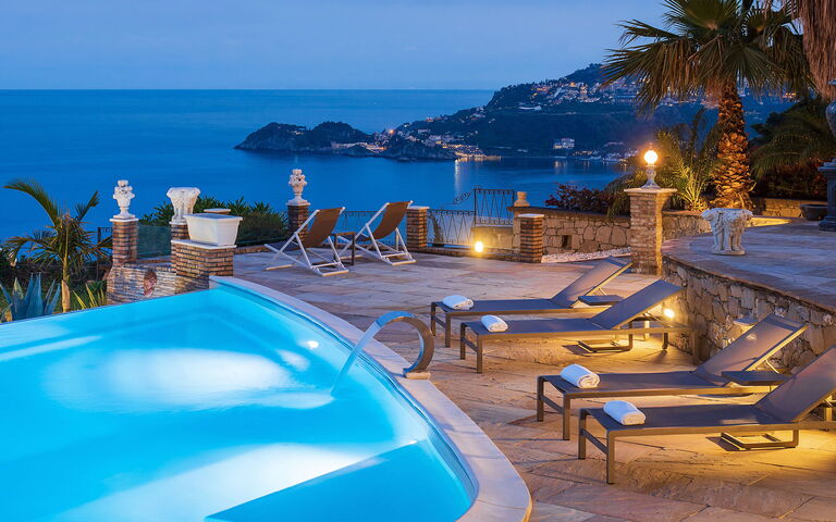 Buena Vista: Building Exterior, Outdoor, Pool, Scenic View