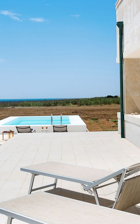 Villa Capo Passero: Balcony / Terrace / Patio, Building Exterior, Outdoor, Pool, Scenic View
