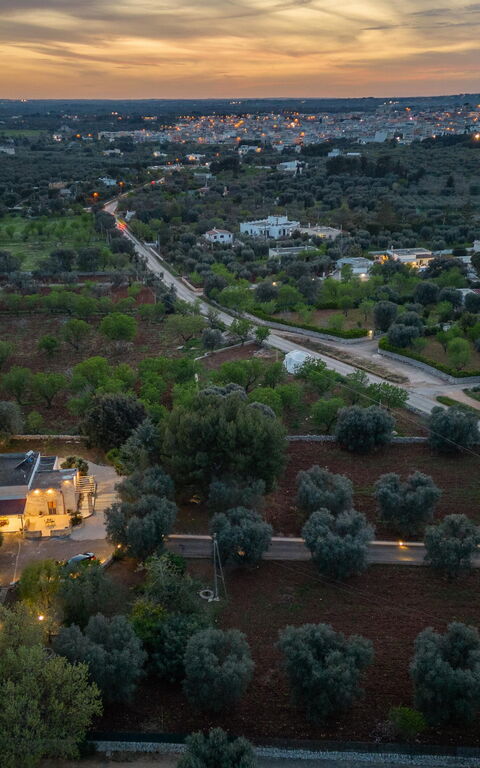 Villa Narkive: Building Exterior