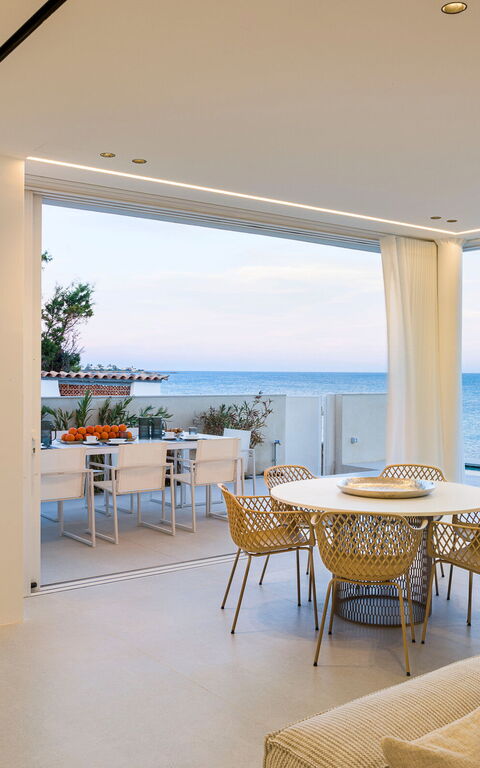 Bedda Matri: Living Room