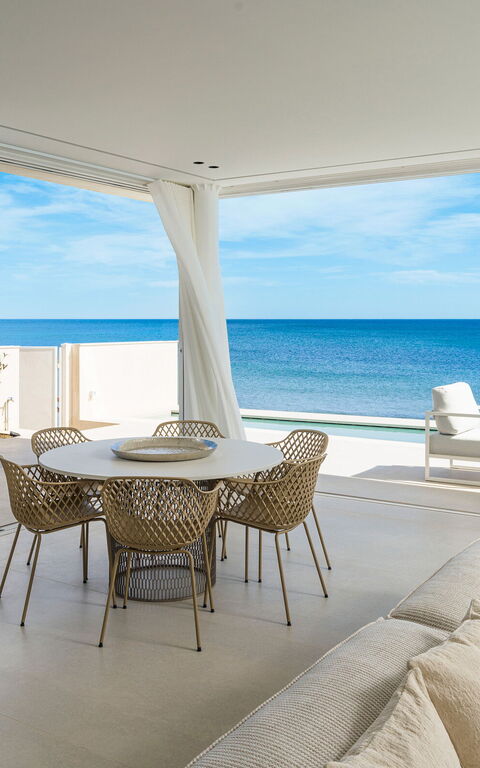 Bedda Matri: Living Room