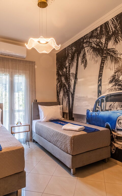 John Residence: Bedroom