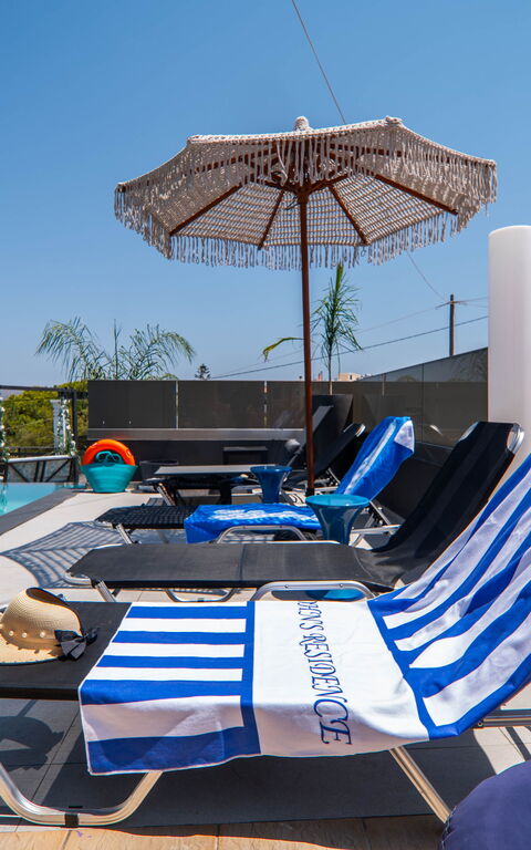 John Residence: Outdoor, Pool