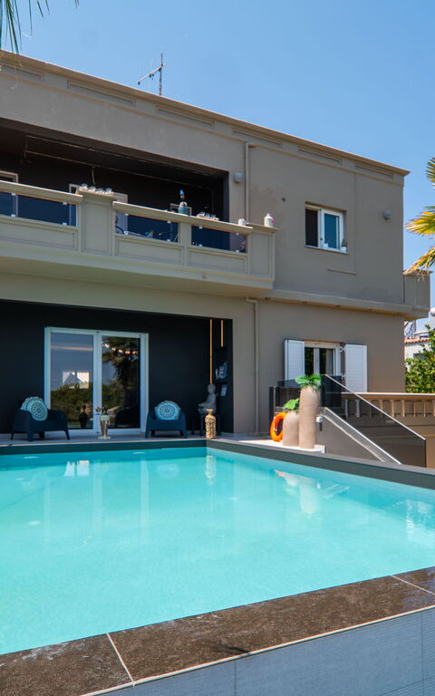John Residence: Building Exterior, Outdoor, Pool