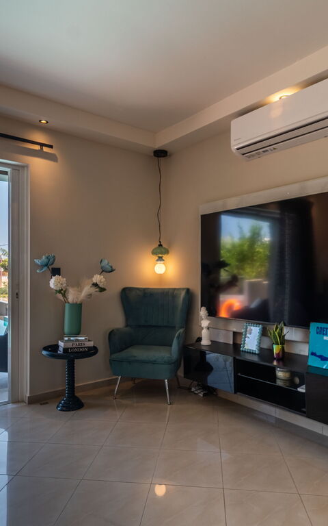 John Residence: Living Room
