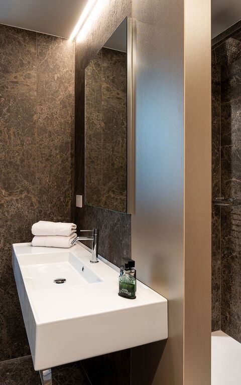 Baya Bella: Bathroom