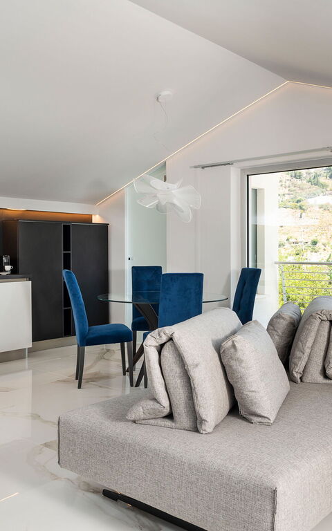 Baya Bella: Living Room