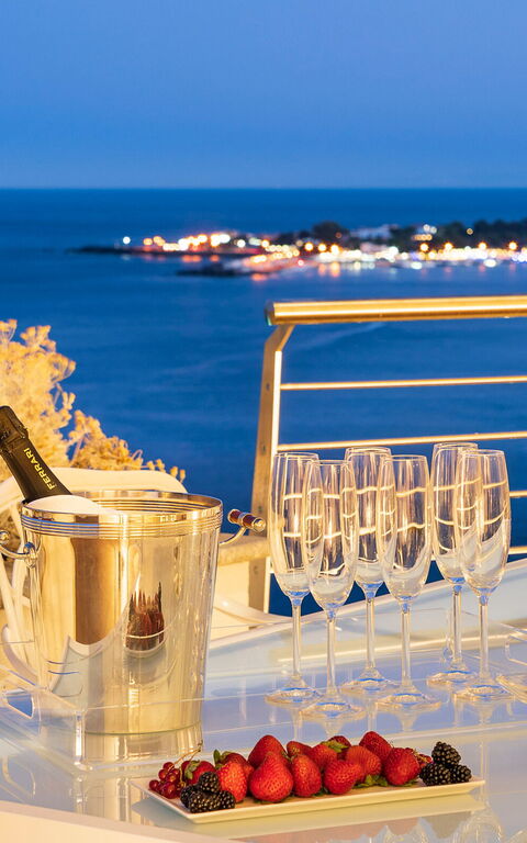 Baya Bella: Balcony / Terrace / Patio, Building Exterior, Outdoor, Scenic View