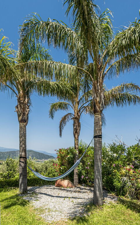 Villa Malu: Building Exterior, Garden, Outdoor