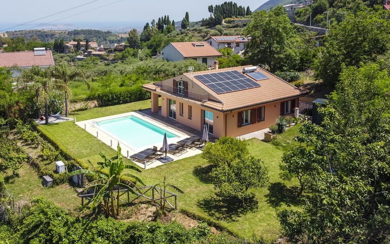 Villa Malu: Building Exterior, Garden, Outdoor, Pool