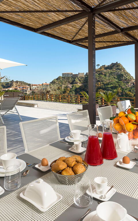 Zagara Bianca: Building Exterior, Food, Outdoor, Scenic View