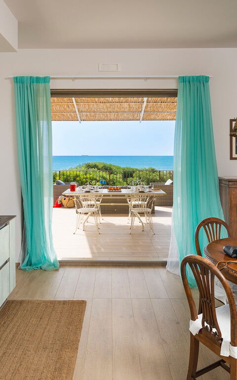 Casa Dafne: Dining Room, Kitchen