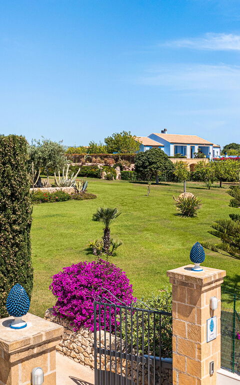 Pigna Blue: Building Exterior, Outdoor