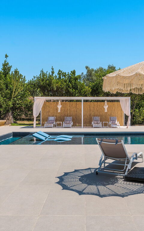 Pigna Blue: Building Exterior, Outdoor, Pool