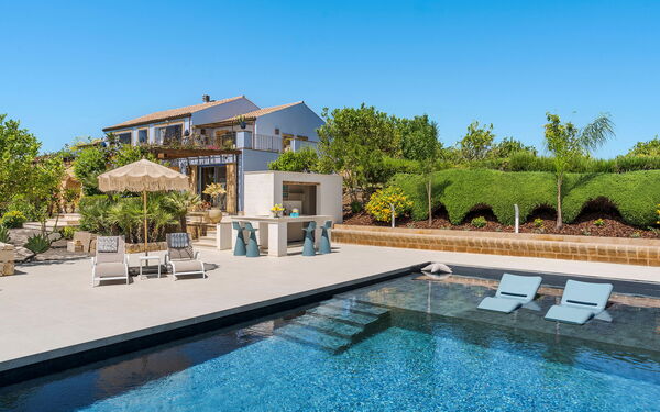 Pigna Blue: Building Exterior, Outdoor, Pool