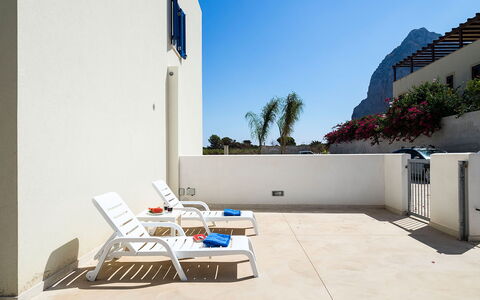 Accommodation Delfino: Balcony / Terrace / Patio, Building Exterior, Outdoor