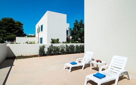 Accommodation Delfino: Balcony / Terrace / Patio, Building Exterior, Outdoor