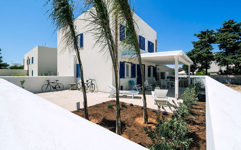 Spuma Di Mare: Building Exterior, Main Entrance, Outdoor