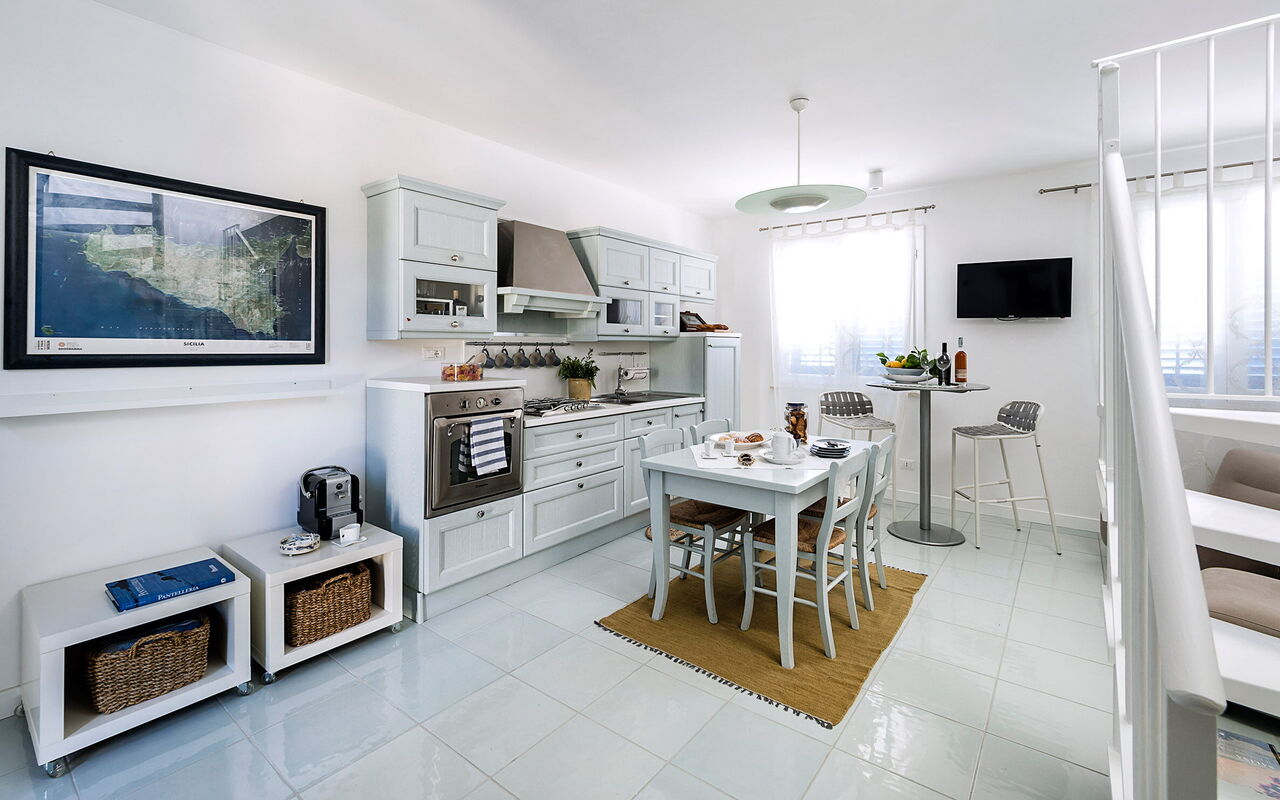 Accommodation Delfino: Dining Room, Kitchen, Living Room