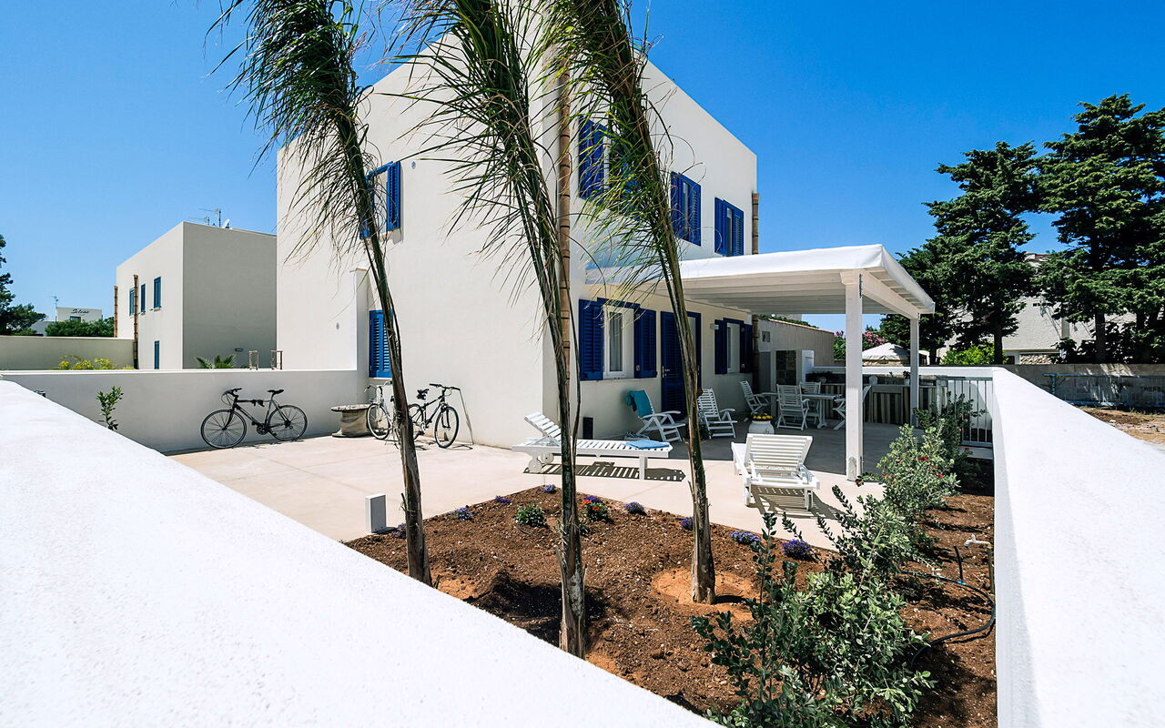 Spuma Di Mare: Building Exterior, Main Entrance, Outdoor