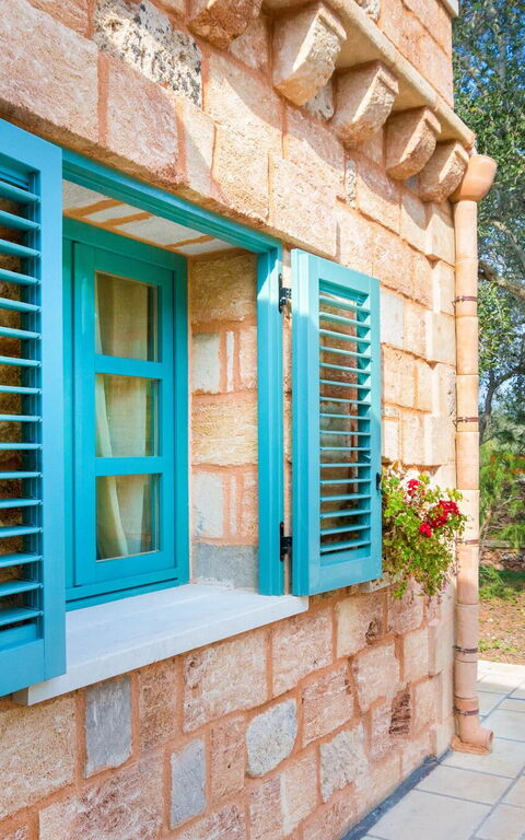 Villa Astrea: Building Exterior