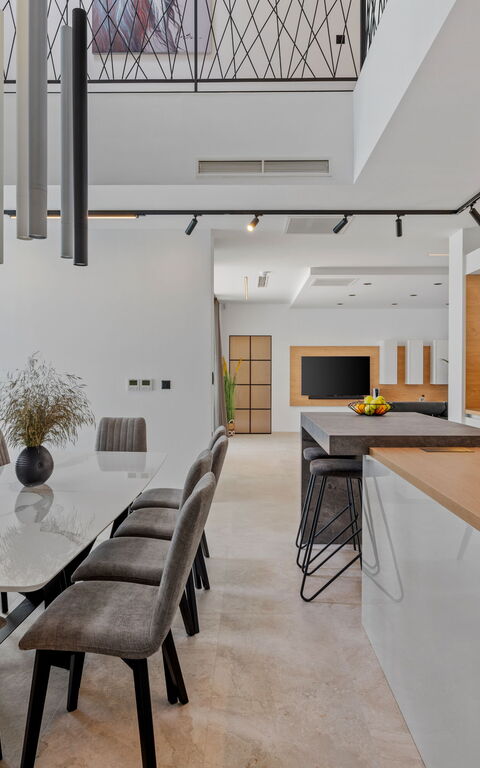 Villa Loma: Dining Room, Kitchen