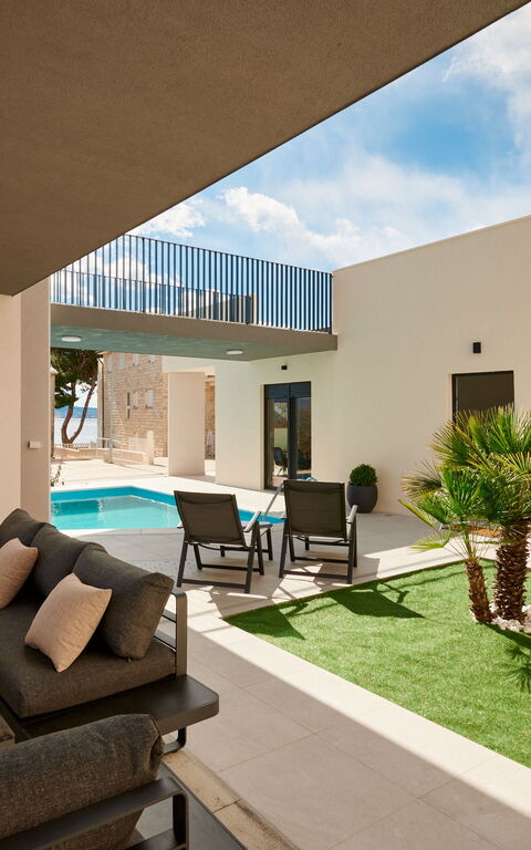 Villa Stella: Outdoor, Pool