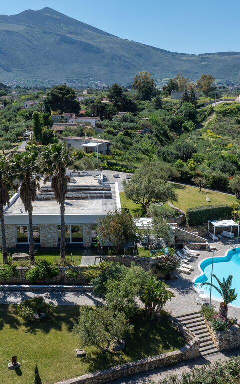 Villa Demetra: Garden, Pool, Scenic View