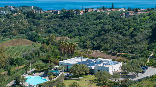 Villa Demetra: Garden, Pool, Scenic View