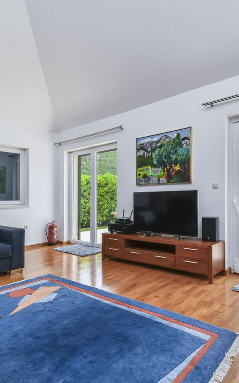 Villa Zupa: Living Room, Main Entrance, Scenic View