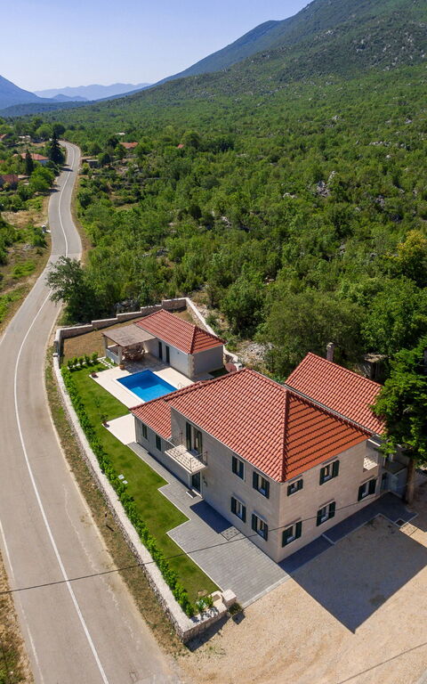 Villa Zupa: Building Exterior