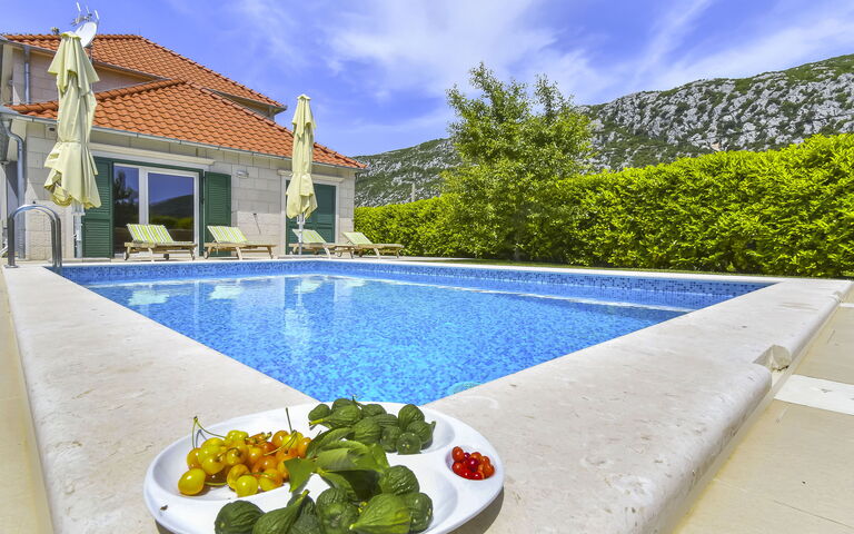 Villa Zupa: Balcony / Terrace / Patio, Outdoor, Pool