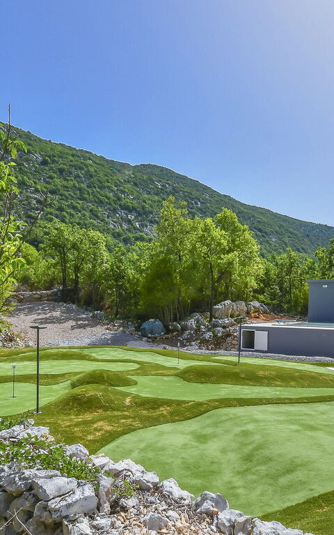 Villa Jure: Activities