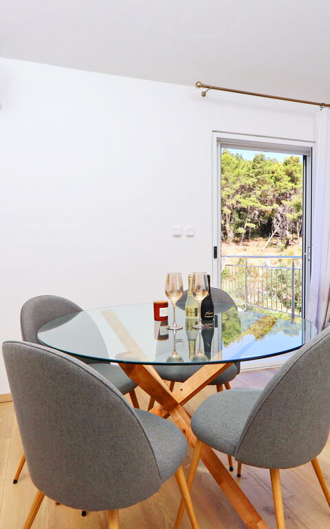 Villa Emerald: Dining Room, Living Room