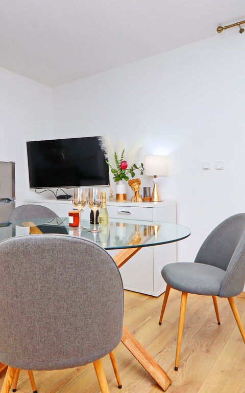 Villa Emerald: Balcony / Terrace / Patio, Dining Room, Kitchen