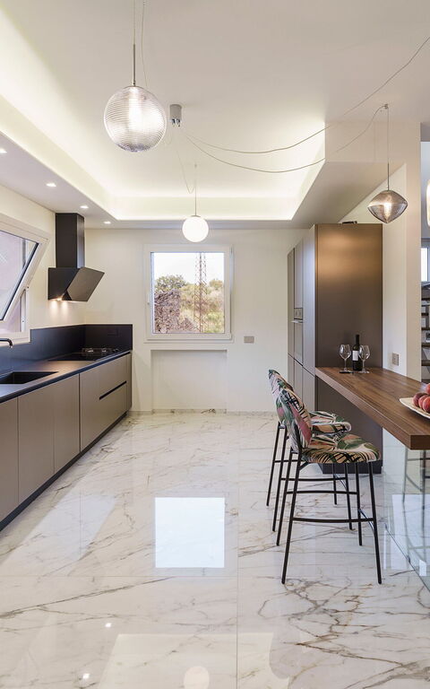 Grand Tour Villa: Kitchen, Living Room