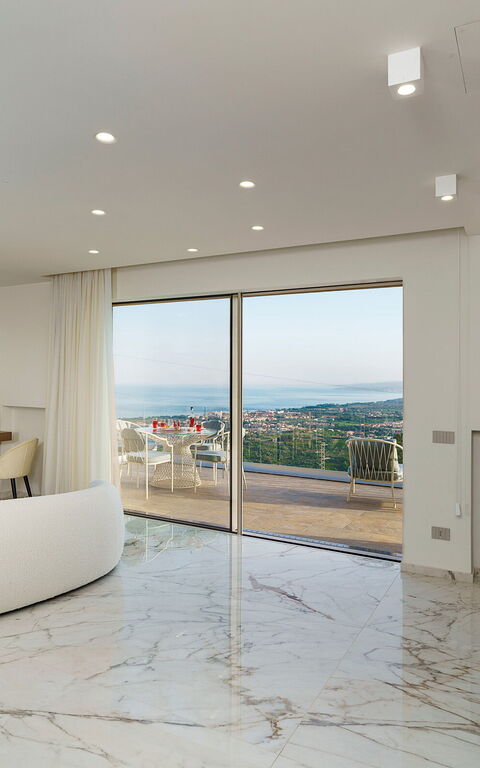 Grand Tour Villa: Living Room