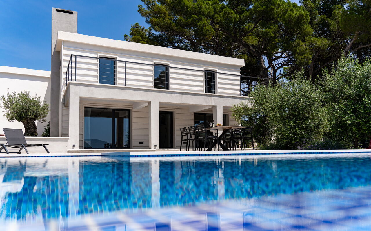 Villa Cosmic: Balcony / Terrace / Patio, Building Exterior, Pool