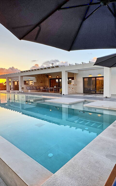 Villa Serenissima: Building Exterior, Garden, Outdoor, Pool, Scenic View, Summer