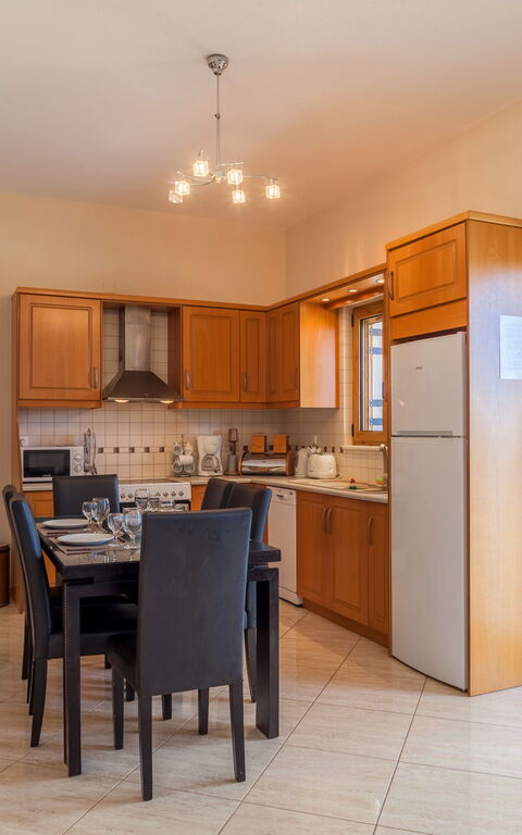 Villa Giorgos: Dining Room, Kitchen