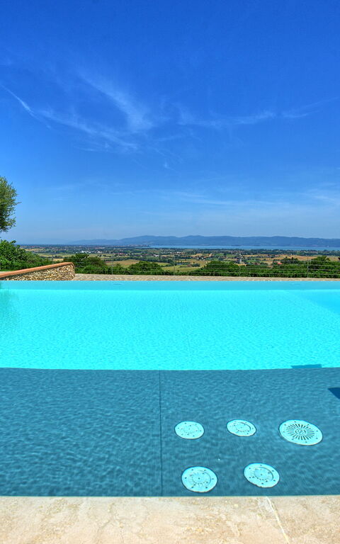 Villa Acquaviva: Outdoor, Pool, Summer
