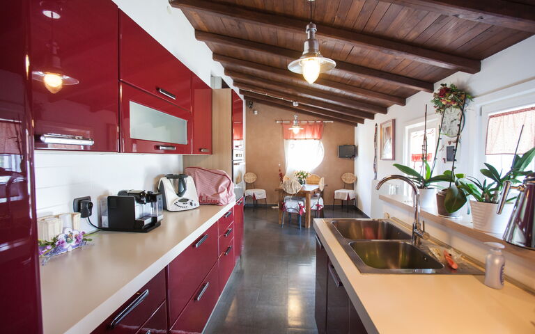 Villa Antici: Kitchen
