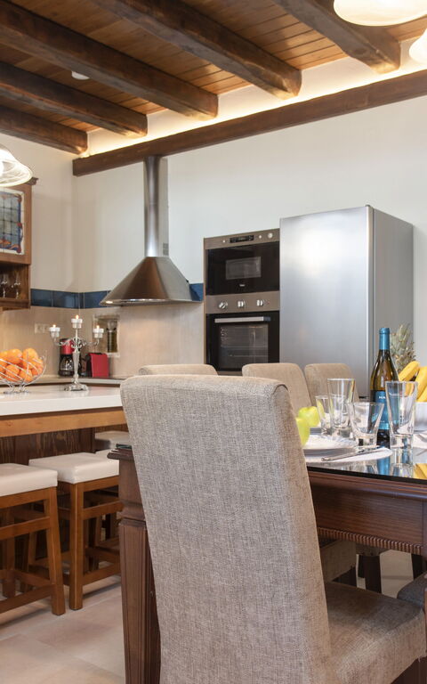 Villa Kois: Dining Room, Kitchen