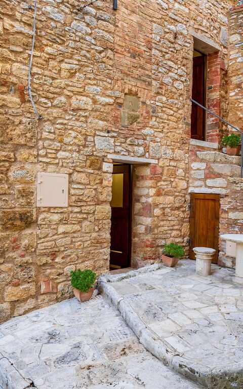 Torre Di Serre: Facilities, Main Entrance, Outdoor