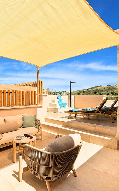 Villa Mirage: Building Exterior, Outdoor