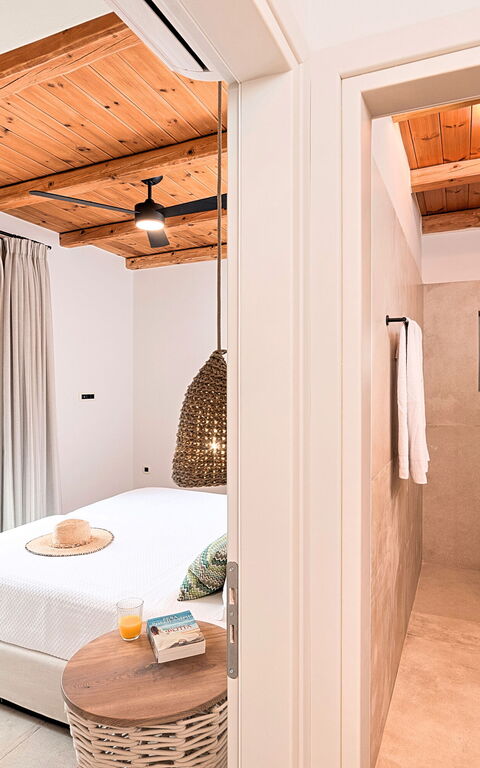 Villa Mirage: Bathroom, Bedroom